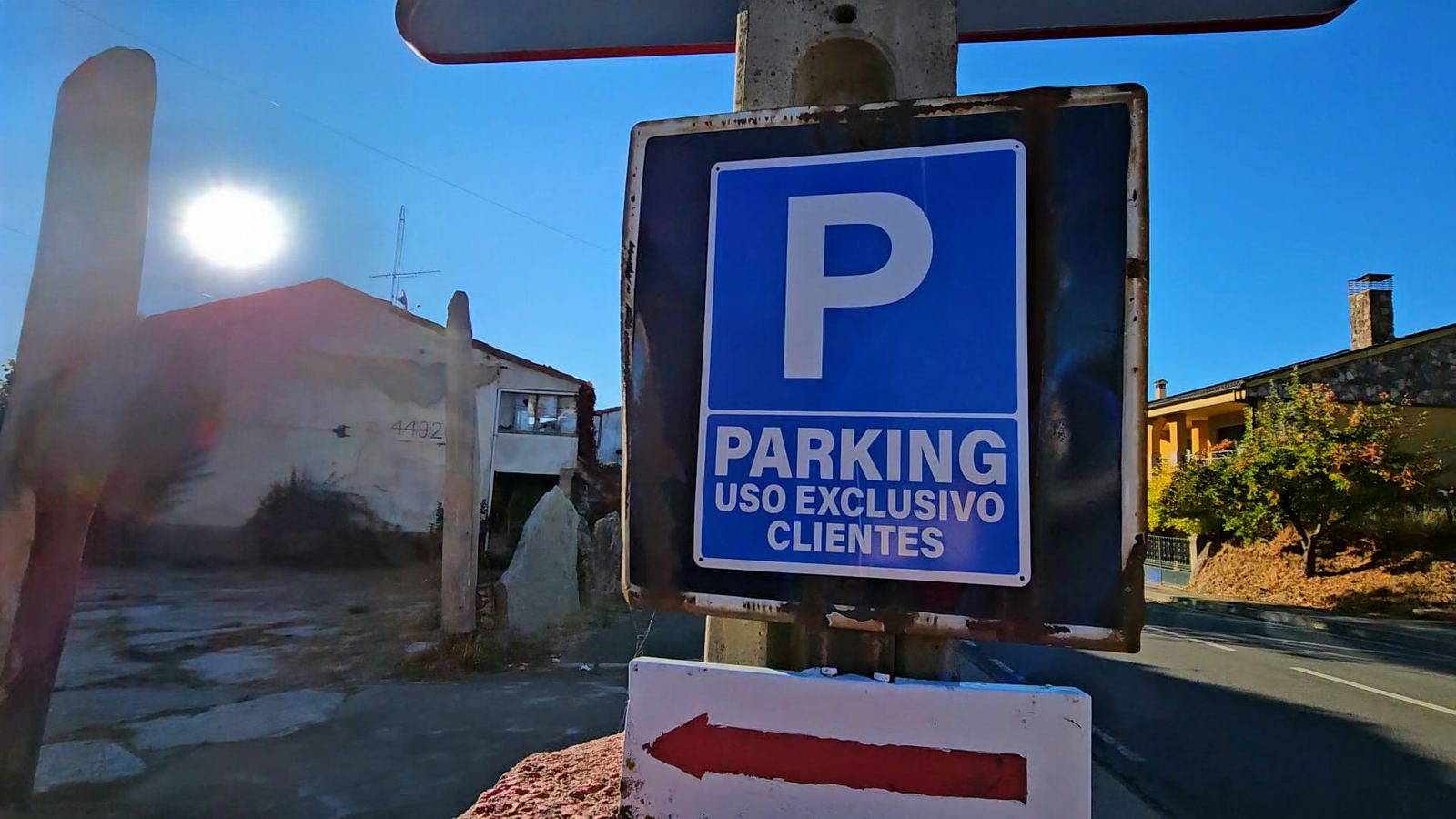 zona entrada parking.jpeg